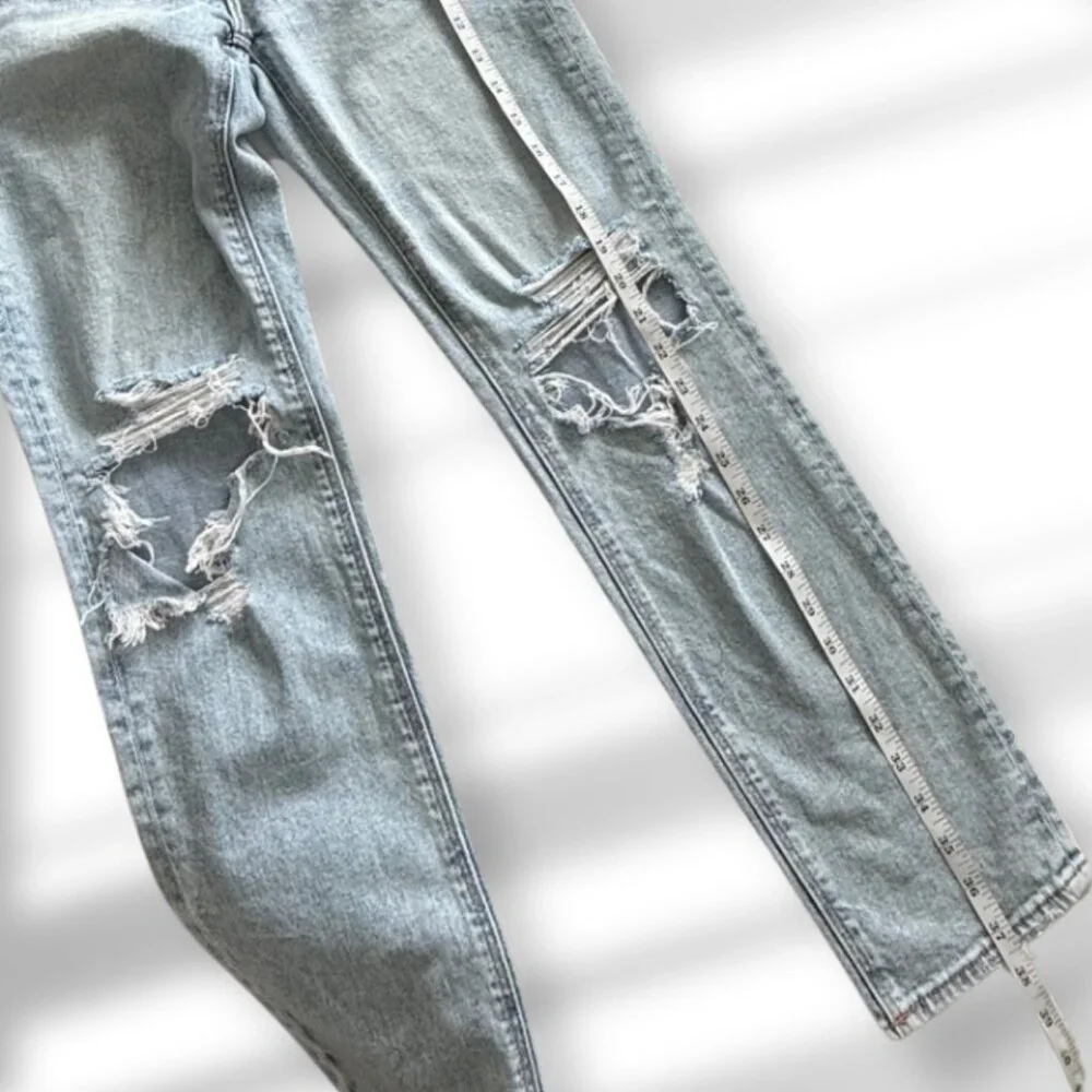 💙 American Eagle Distressed Boyfriend Jeans for Petites | Light Wash | Size 000 - Picture 7 of 8